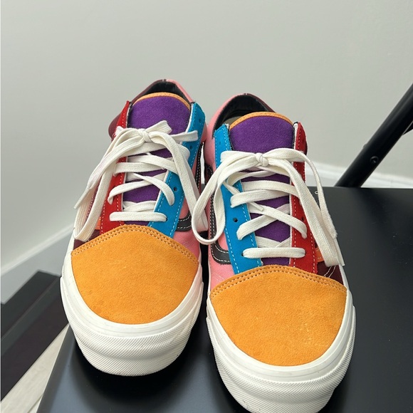 Low-Top Vans - Picture 3 of 5